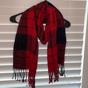 Forever 21 Black and White Scarf